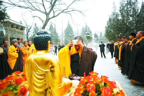 少林寺再施臘八粥