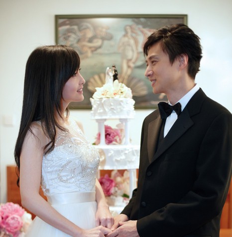 倪震周慧敏在家中注冊(cè)完婚