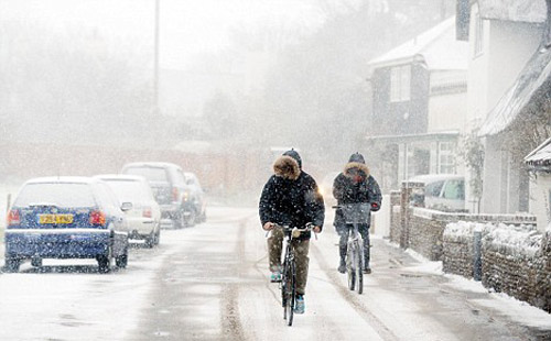 英國 倫敦 暴雪 公共交通 癱瘓