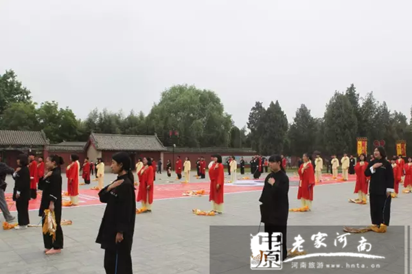 “武龍?zhí)珮O”創(chuàng)世界吉尼斯紀(jì)錄啟動(dòng)儀式在太昊伏羲陵景區(qū)舉行
